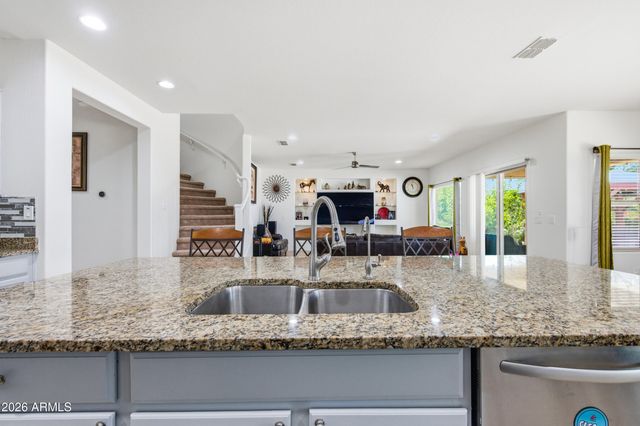 1105 W SPUR Drive, Phoenix, AZ 85085