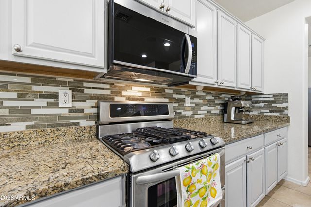 1105 W SPUR Drive, Phoenix, AZ 85085