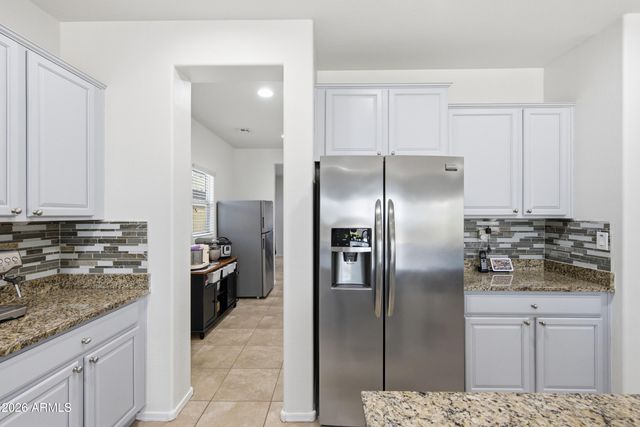 1105 W SPUR Drive, Phoenix, AZ 85085