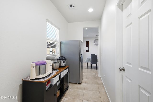 1105 W SPUR Drive, Phoenix, AZ 85085