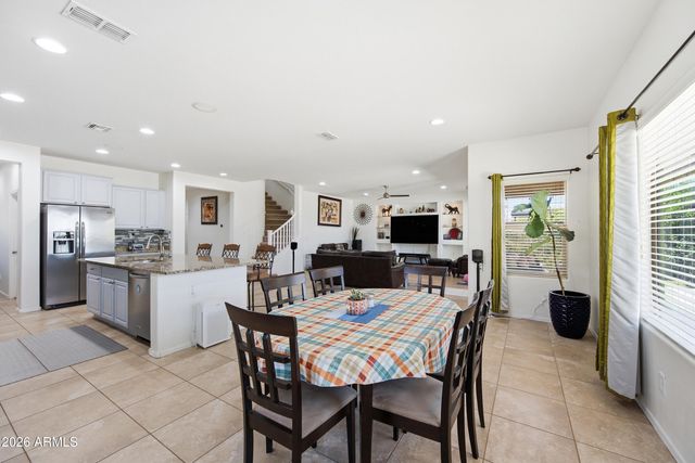 1105 W SPUR Drive, Phoenix, AZ 85085