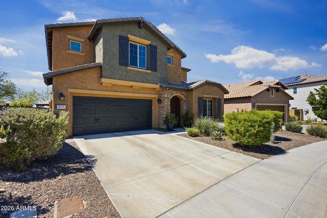 1105 W SPUR Drive, Phoenix, AZ 85085