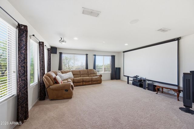1105 W SPUR Drive, Phoenix, AZ 85085