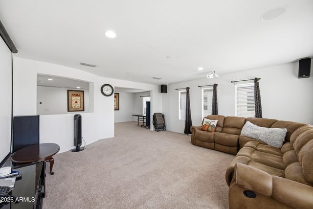 1105 W SPUR Drive, Phoenix, AZ 85085
