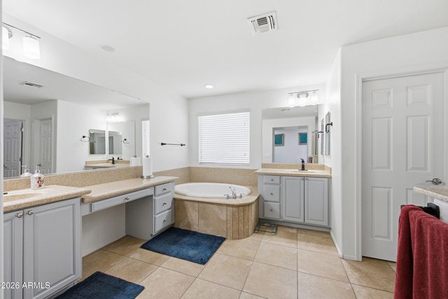 1105 W SPUR Drive, Phoenix, AZ 85085