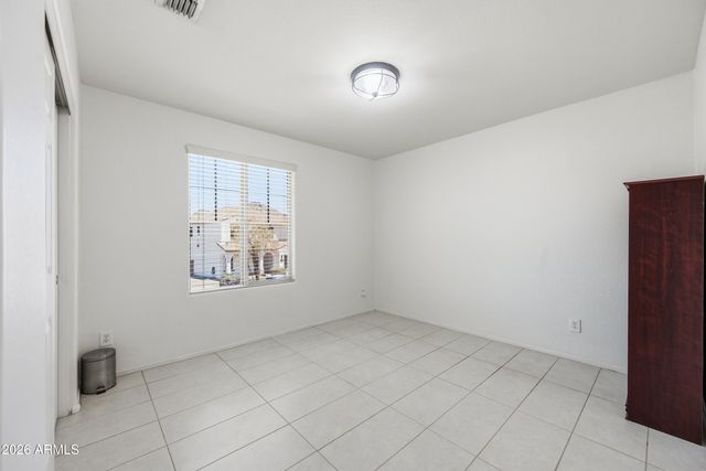 1105 W SPUR Drive, Phoenix, AZ 85085