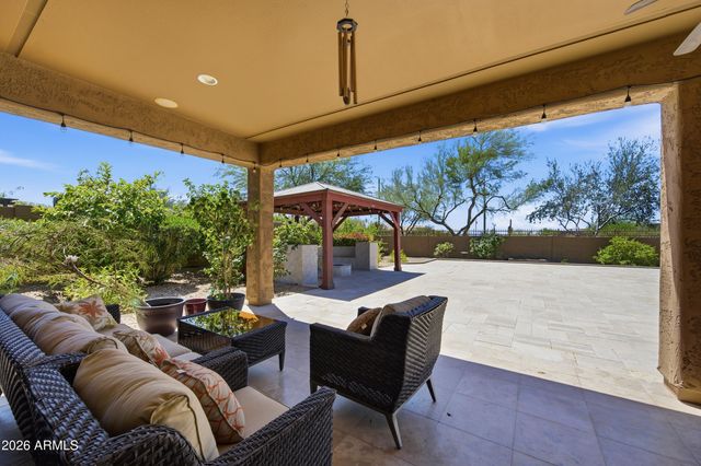 1105 W SPUR Drive, Phoenix, AZ 85085
