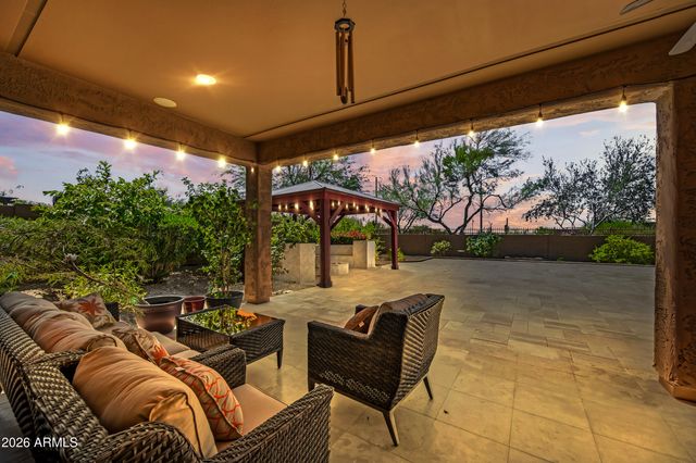 1105 W SPUR Drive, Phoenix, AZ 85085
