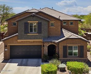 1105 W SPUR Drive, Phoenix, AZ 85085