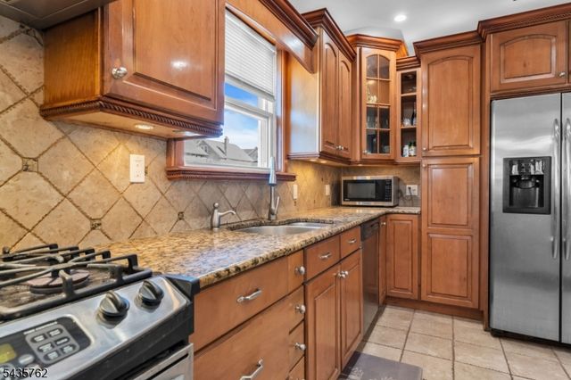 37 Fairway Ave, Belleville Twp., NJ 07109