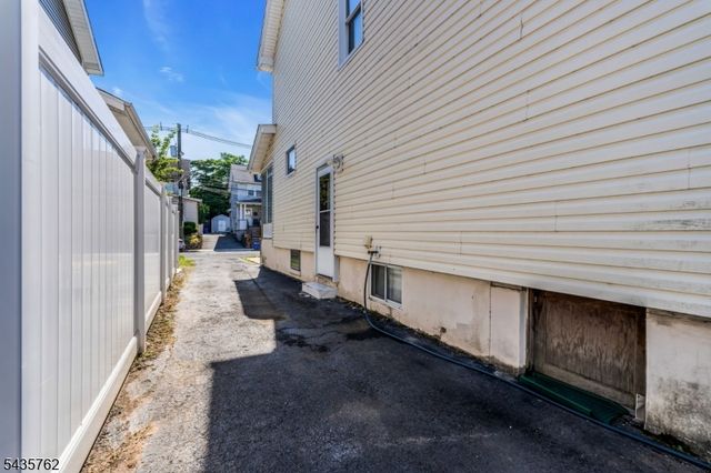 37 Fairway Ave, Belleville Twp., NJ 07109