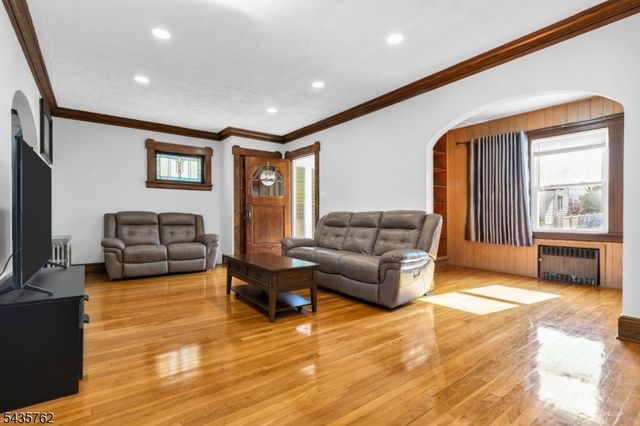 37 Fairway Ave, Belleville Twp., NJ 07109