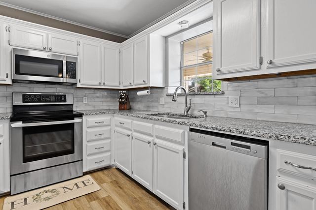 202 Monterrey Ln., White Oak, TX 75693
