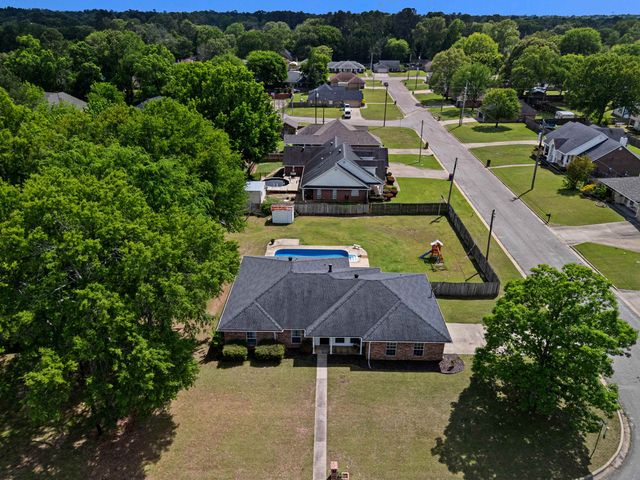 202 Monterrey Ln., White Oak, TX 75693