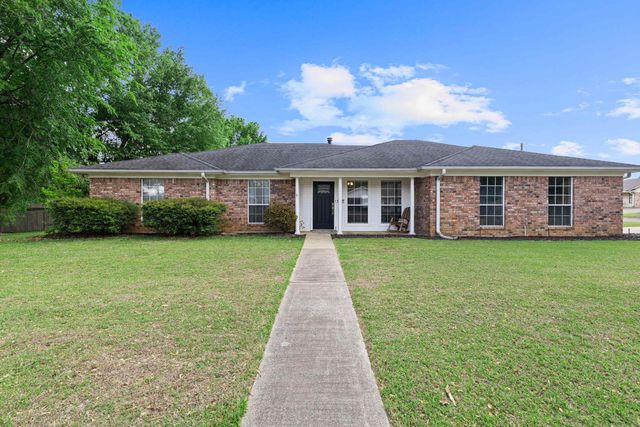 202 Monterrey Ln., White Oak, TX 75693