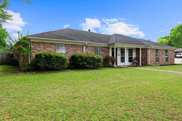 202 Monterrey Ln., White Oak, TX 75693