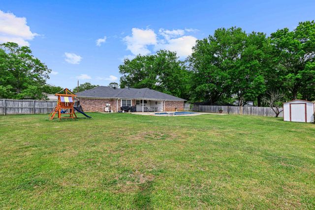 202 Monterrey Ln., White Oak, TX 75693