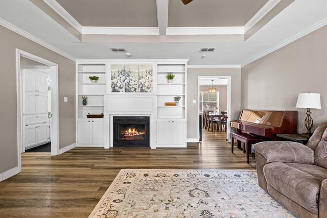 202 Monterrey Ln., White Oak, TX 75693