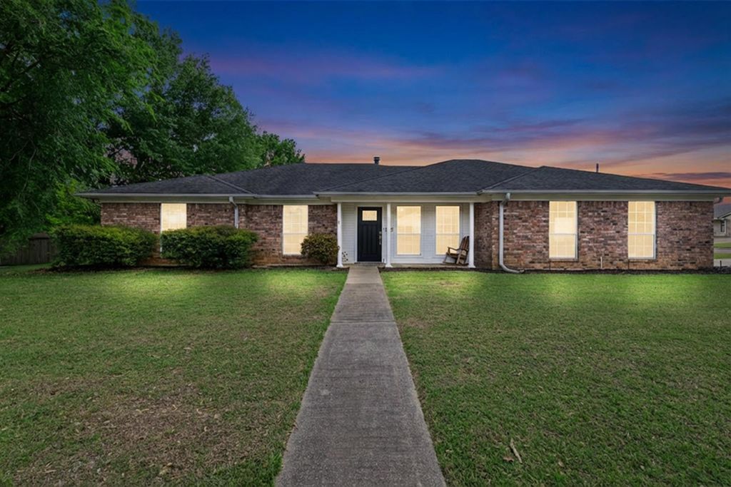 202 Monterrey Ln., White Oak, TX 75693