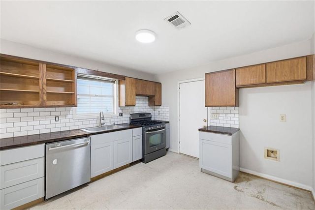 1055 Autumn Crest Court, Stone Mountain, GA 30083