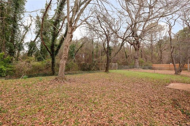 1055 Autumn Crest Court, Stone Mountain, GA 30083