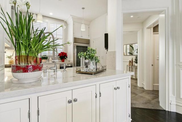 356 Santana Row 319, San Jose, CA 95128