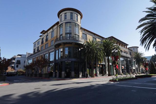 356 Santana Row 319, San Jose, CA 95128