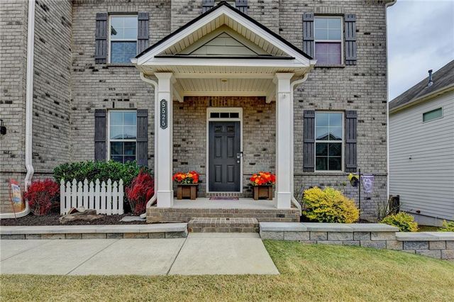 5525 Mirror Lake Drive, Cumming, GA 30028