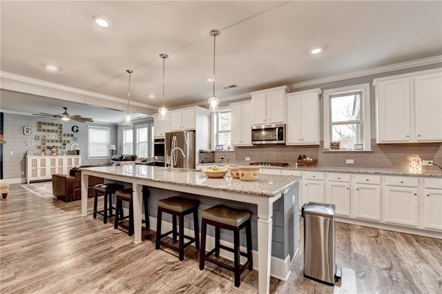 5525 Mirror Lake Drive, Cumming, GA 30028