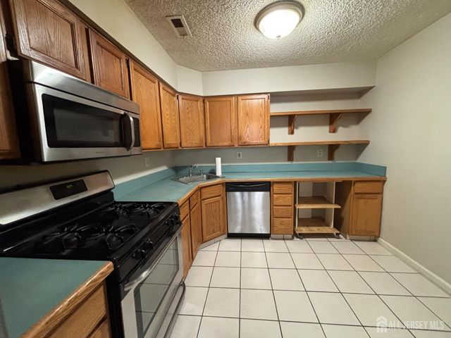 62 Colleen Court, South Brunswick, NJ 08824