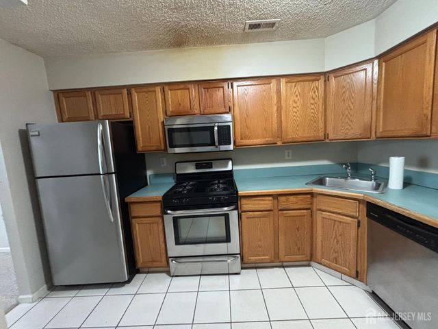 62 Colleen Court, South Brunswick, NJ 08824