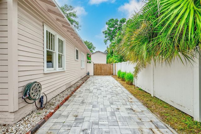 440 22ND STREET N, St Petersburg, FL 33713