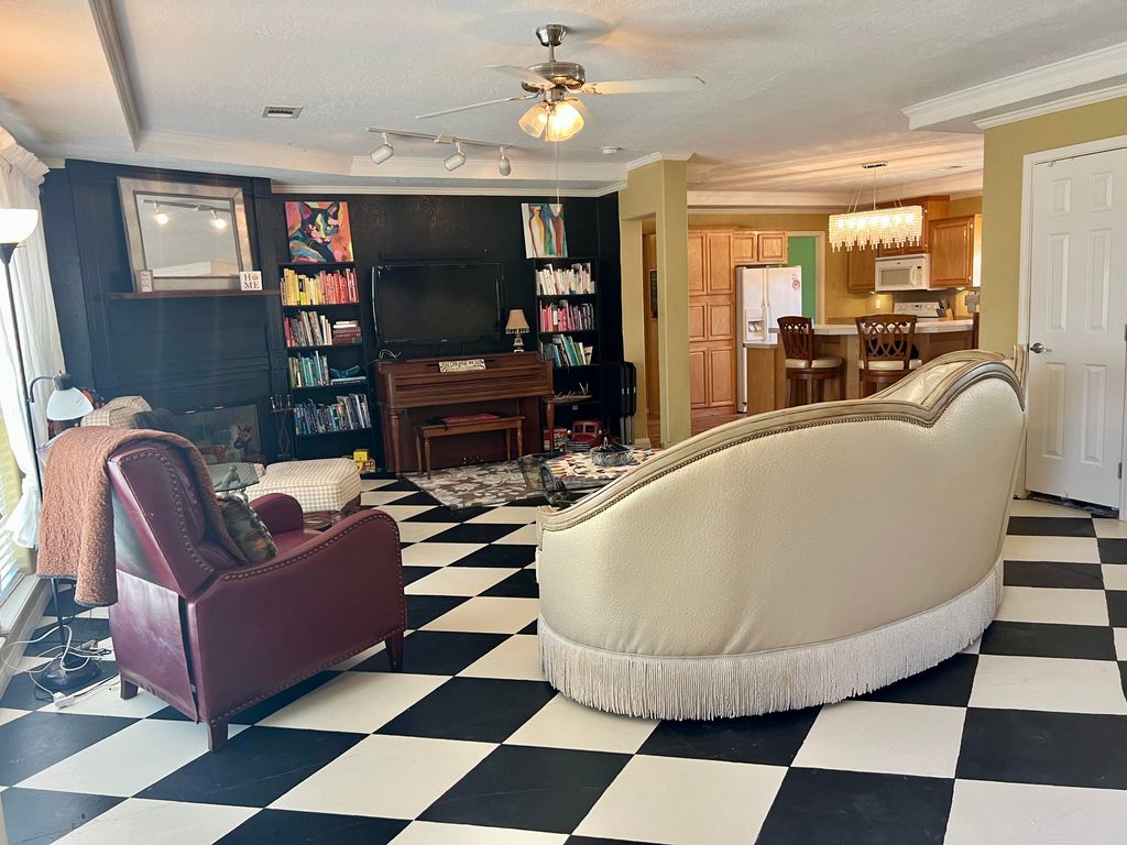 Image 5 of property listing at 18641 Kenley Road, Christoval, TX 76935