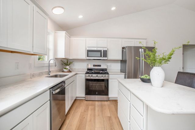 9150 Cottage Crossing 23, Richland, MI 49083