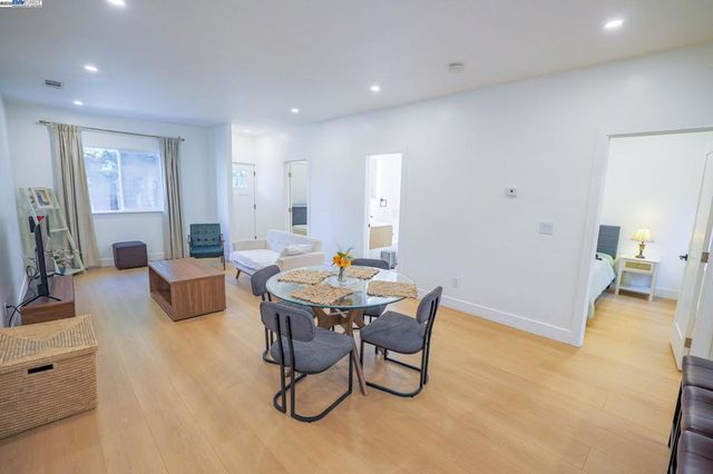 1019 Campbell St, Oakland, CA 94607