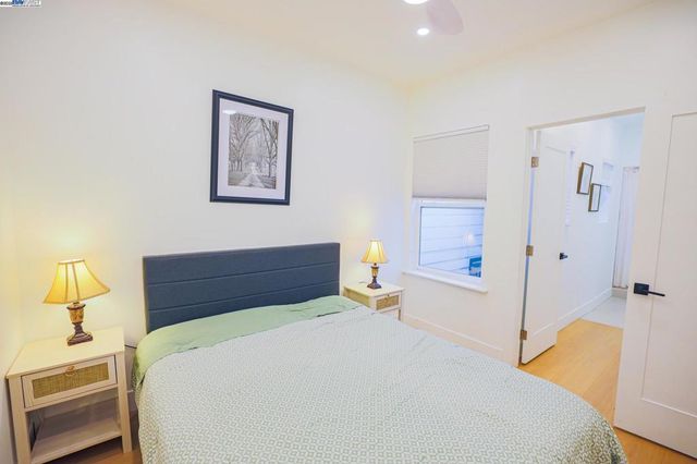 1019 Campbell St, Oakland, CA 94607