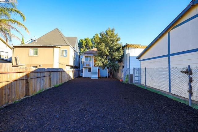 1019 Campbell St, Oakland, CA 94607