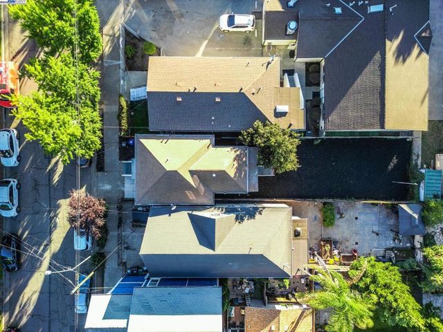 1019 Campbell St, Oakland, CA 94607