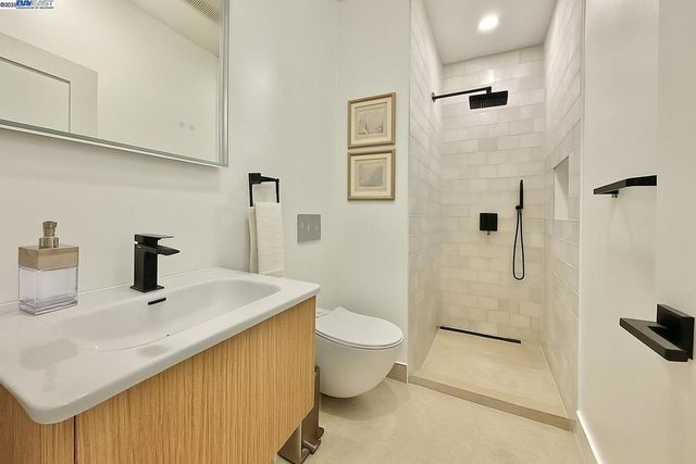 1019 Campbell St, Oakland, CA 94607