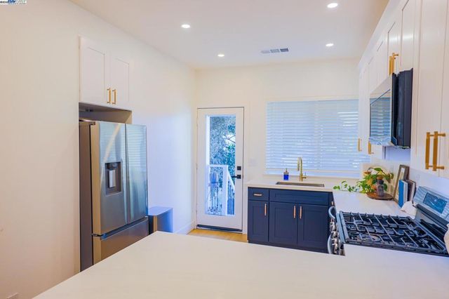 1019 Campbell St, Oakland, CA 94607