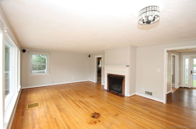 89 Gilbert Avenue, Rocky Hill, CT 06067