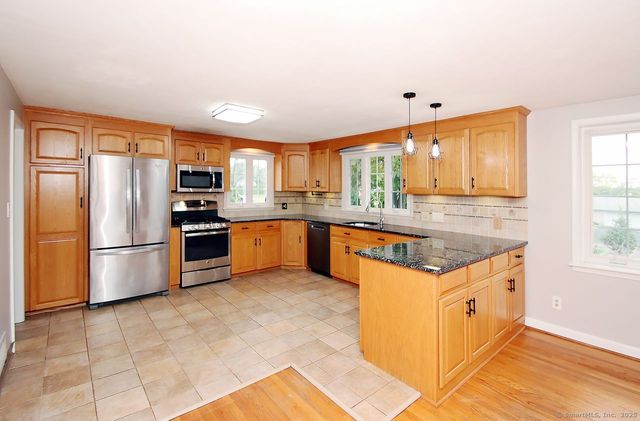 89 Gilbert Avenue, Rocky Hill, CT 06067