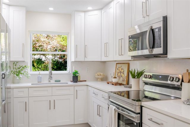 2500 MIRANDA WAY S, St Petersburg, FL 33712