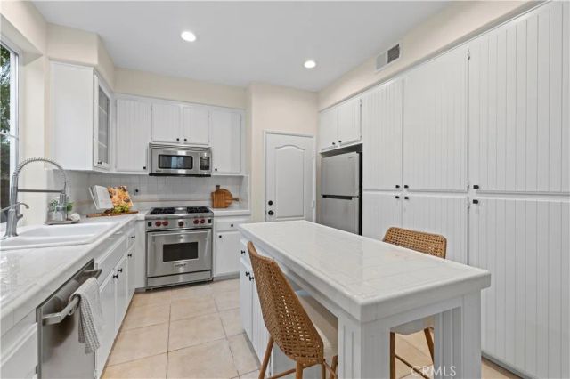 23307 Anacapa, Valencia, CA 91354