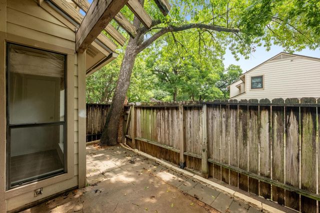 3801 Menchaca RD 6, Austin, TX 78704