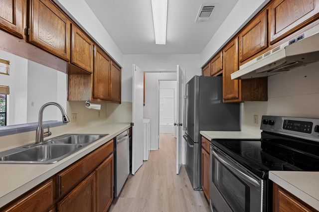 3801 Menchaca RD 6, Austin, TX 78704