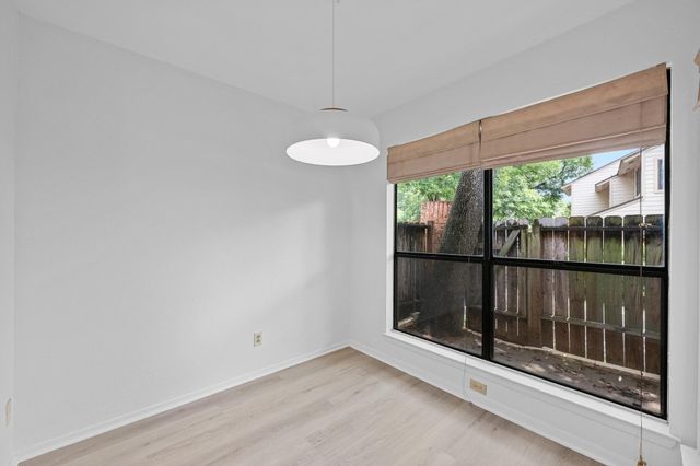 3801 Menchaca RD 6, Austin, TX 78704