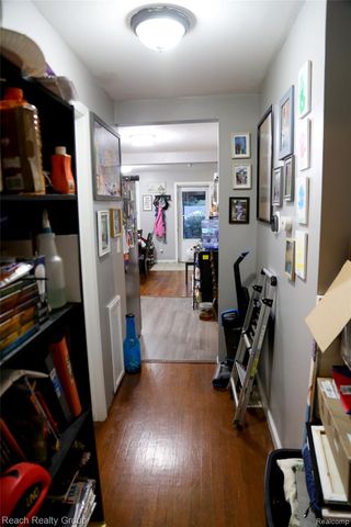 6020 Vivian Street, Taylor, MI 48180