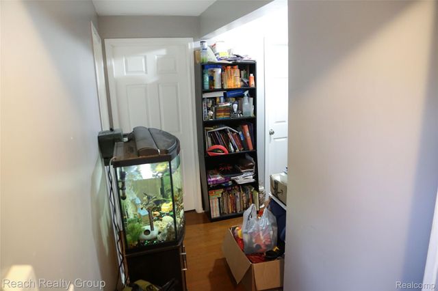 6020 Vivian Street, Taylor, MI 48180