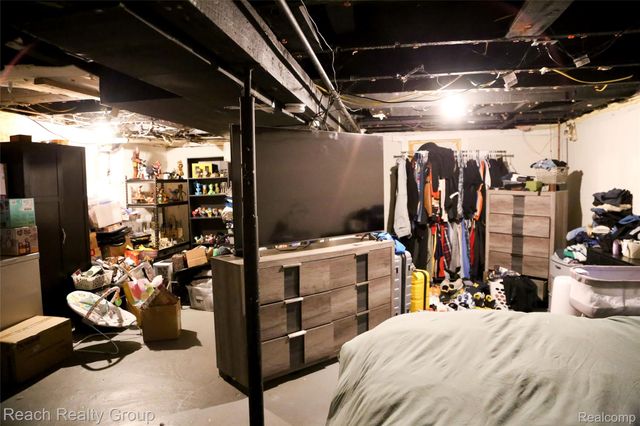 6020 Vivian Street, Taylor, MI 48180